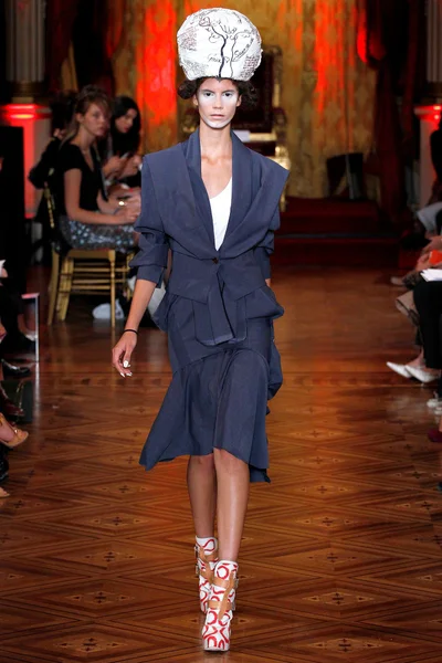Look 37